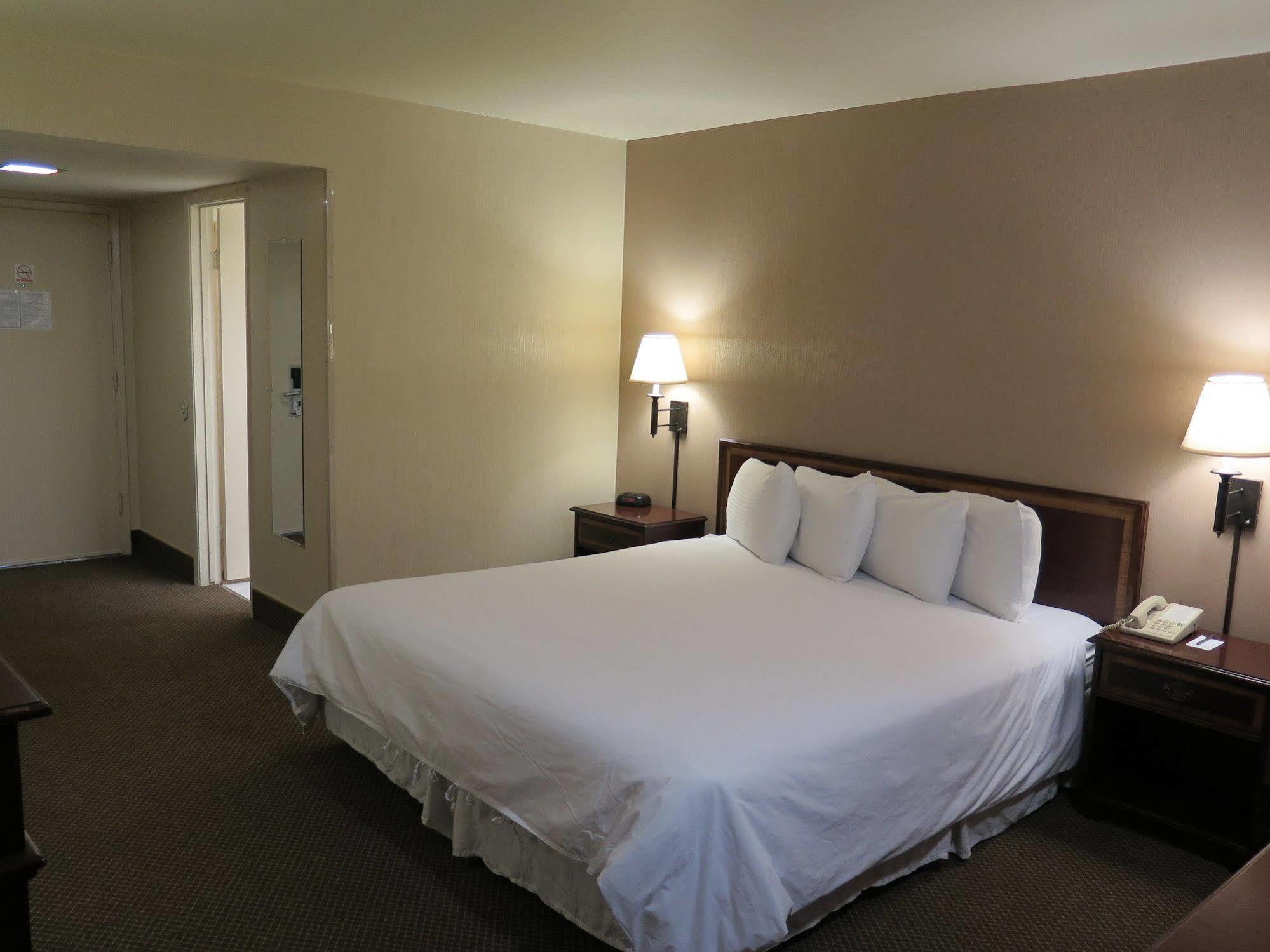 Red Roof Inn Yuba City Bonanza - Marysville Экстерьер фото